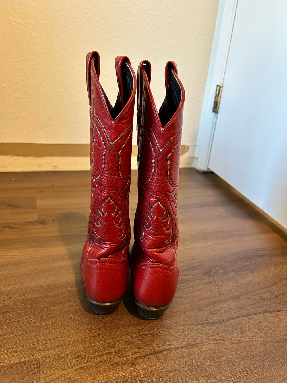 Tony Lama Red Leather Western Cowboy Boots - Picture 4 of 6